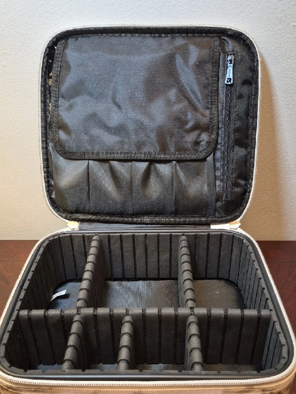 Reiover‎ Marble Print White Cosmetic Travel Case